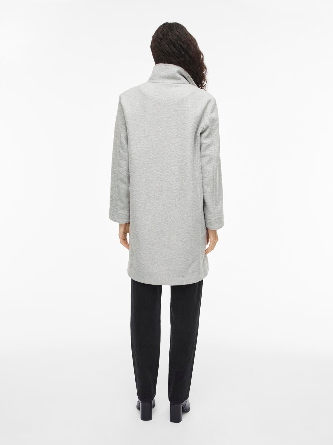 model_shot-back